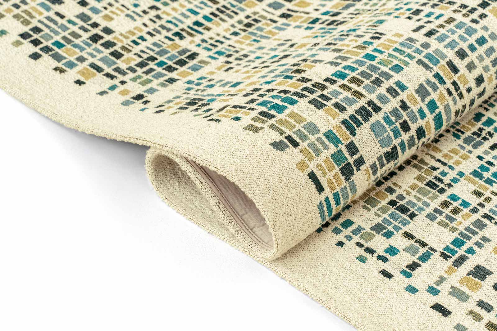 Louis De Poortere rug Gallery 2096 Cubik Midnight fold