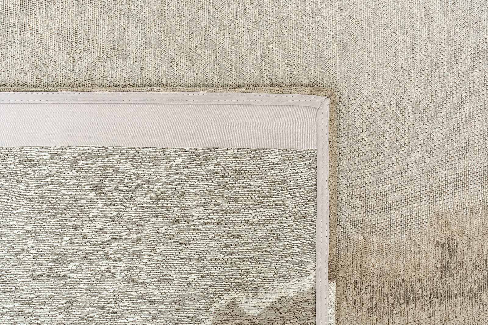 Louis De Poortere rug Meditation 2082 Lagoon Beach back